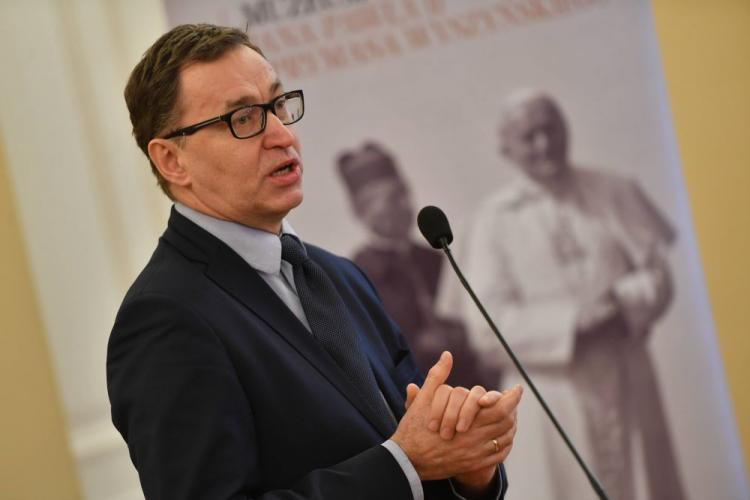 Prezes IPN Jarosław Szarek podczas konferencji "Biskupi w rzeczywistości politycznej Polski pod rządami komunistów" w Domu Arcybiskupów Warszawskich. Fot. PAP/B. Zborowski