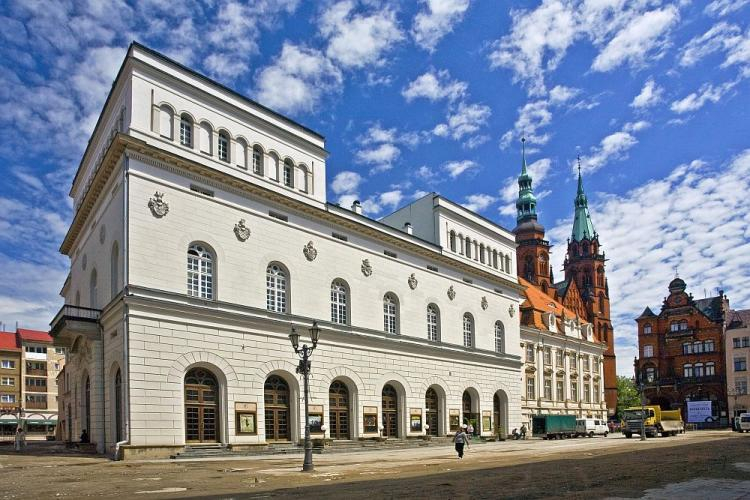 Siedziba legnickiego teatru im. H. Modrzejewskiej. Fot. PAP/J. Ochoński 