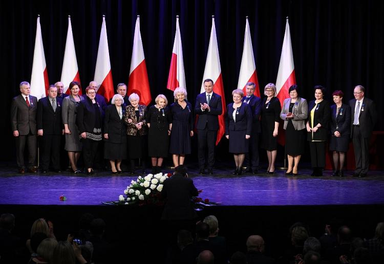 Spotkanie prezydenta Andrzeja Dudy z przedstawicielami Polaków na Litwie połączone z ceremonią wręczenia odznaczeń państwowych w Domu Kultury Polskiej w Wilnie. Fot. PAP/L. Szymański