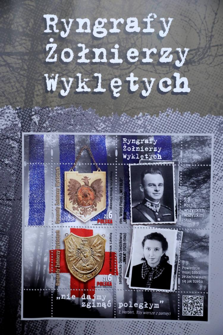 Prezentacja znaczków pocztowych emisji "Ryngrafy Żołnierzy Wyklętych" w Muzeum Żołnierzy Wyklętych i Więźniów Politycznych PRL przy Rakowieckiej 37, 28 bm. Fot. PAP/T. Gzell
