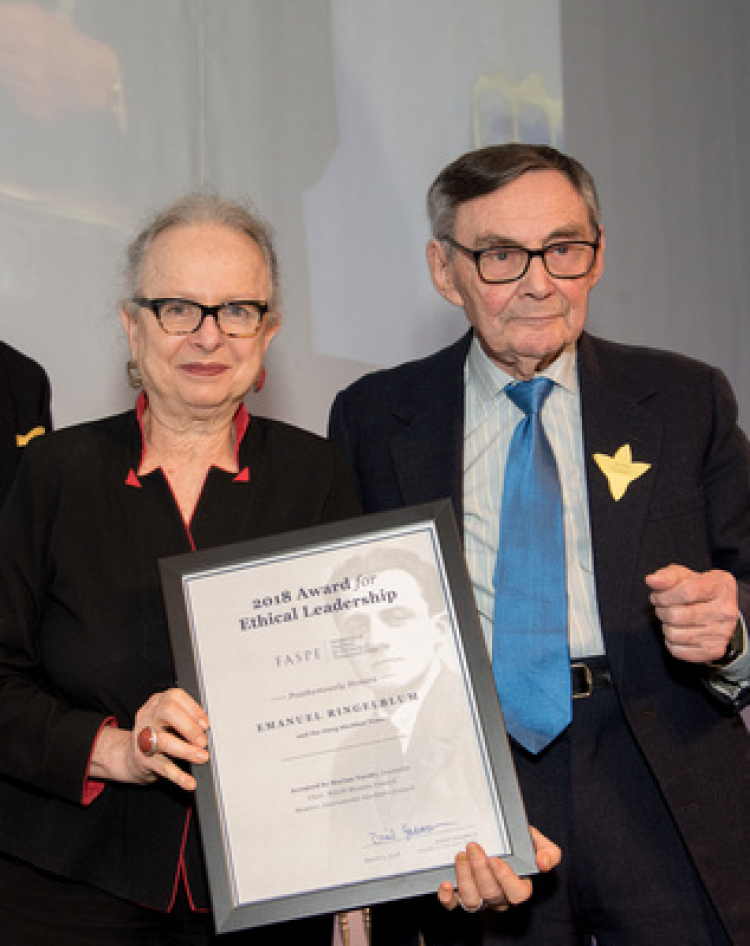 Barbara Kirshenblatt-Gimblett (L), dyrektor programowy wystawy stałej Muzeum Historii Żydów Polskich Polin i Marian Turski (P), wiceprzewodniczący Stowarzyszenia Żydowski Instytut Historyczny w Polsce.