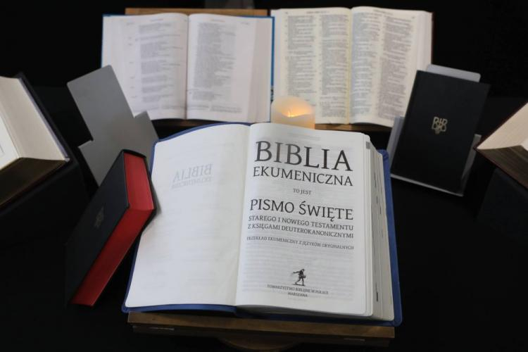 Prezentacja Biblii Ekumenicznej w Państwowym Muzeum Etnograficznym w Warszawie. Fot. PAP/T. Gzell 
