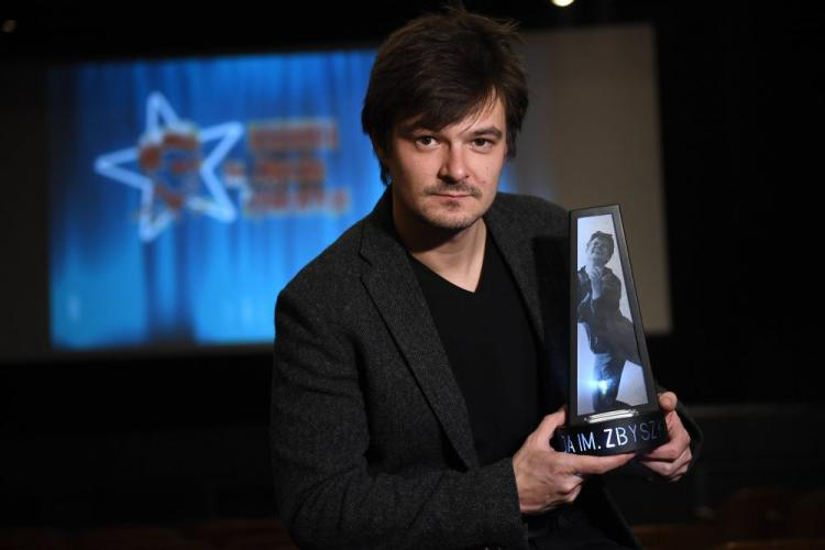 Dawid Ogrodnik za rolę w filmie "Cicha noc" otrzymał Nagrodę im. Zbyszka Cybulskiego. Fot. PAP/M. Kmieciński