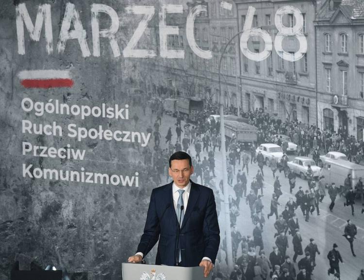 Premier RP Mateusz Morawiecki podczas debaty pt. „Marzec ’68 Ogólnopolski Ruch Społeczny Przeciw Komunizmowi” w ramach obchodów 50. rocznicy Marca ‘68 w Warszawie, 7 bm. Fot. PAP/R. Pietruszka