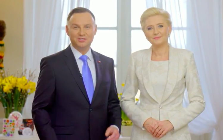Para prezydencka złożyła Polakom świąteczne życzenia. Źródło: YouTube