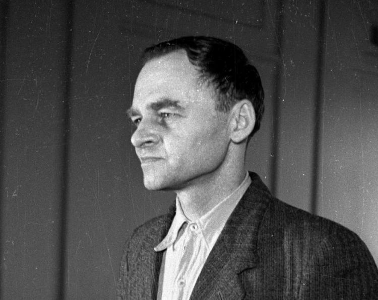 Witold Pilecki składa zeznania przed sądem 1948 r. Fot. PAP/CAF