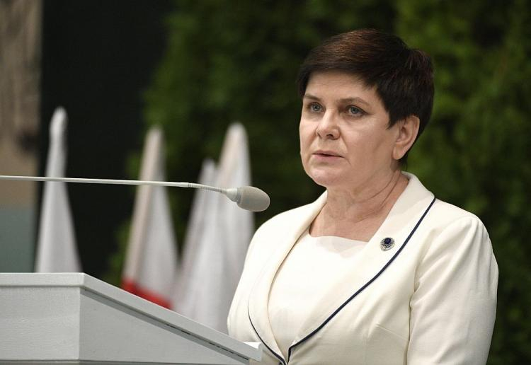 Wicepremier Beata Szydło podczas otwarcia XII Kongresu Nauczycieli i Wychowawców Archidiecezji Przemyskiej "Tak rodziła się i rodzi się Polska" w Przemyślu. Fot. PAP/D. Delmanowicz