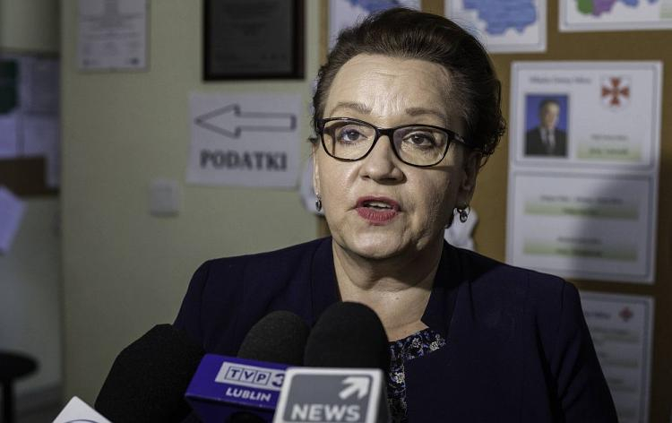  Minister edukacji Anna Zalewska podczas spotkania w Izbicy. Fot. PAP/W. Jargiło 