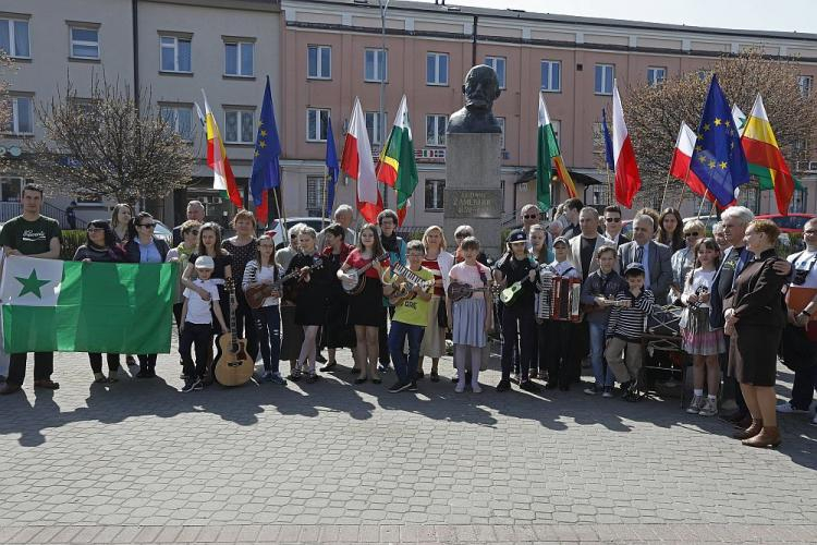 Uroczystości w 101. rocznicę śmierci Ludwika Zamenhofa w Białymstoku. Fot. PAP/A. Reszko