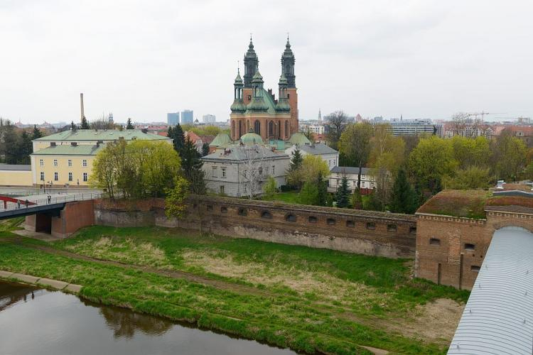 Bazylika archikatedralna świętych apostołów Piotra i Pawła w Poznaniu. Fot. PAP/J. Kaczmarczyk