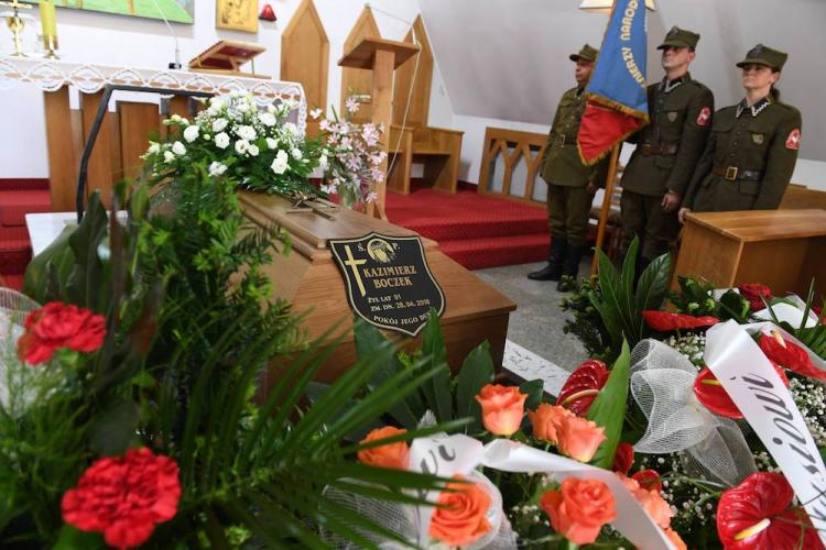 Uroczystości pogrzebowe Kazimierza Boczka odbyły się na cmentarzu komunalnym na Majdanku w Lublinie. Fot. PAP/W. Pacewicz