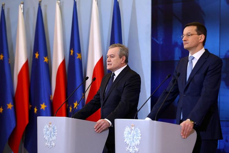 Premier Mateusz Morawiecki (P) oraz wicepremier, minister kultury i dziedzictwa narodowego Piotr Gliński. 03.2018. Fot. PAP/R. Guz