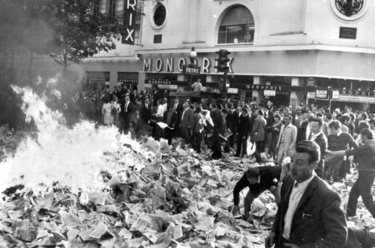 Zamieszki w Paryżu.  12.06.1968. Fot. PAP/CAF