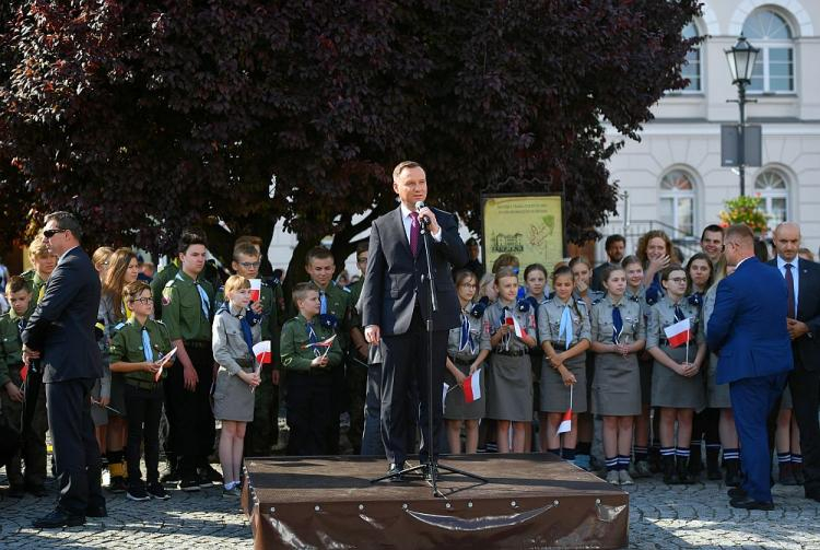 Prezydent Andrzej Duda przemawia podczas wizyty w Śremie. Fot. PAP/J. Kaczmarczyk