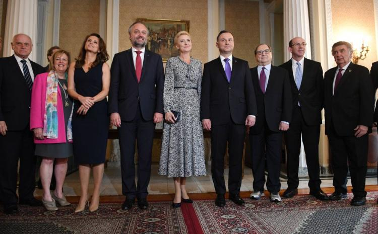 Prezydent Andrzej Duda z małżonką Agatą Kornhauser-Dudą i konsul generalny RP w Nowym Jorku Maciej Golubiewski podczas spotkania z przedstawicielami organizacji żydowskich. Fot. PAP/R. Pietruszka