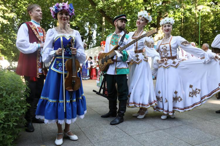 Zespoły muzyczne i taneczne wystąpiły, 27 bm. w Białymstoku w ramach Święta Kultury Białoruskiej. Głównym celem święta jest prezentacja i popularyzacja kultury białoruskiej, zwłaszcza tworzonej przez mniejszość białoruską w Polsce. Fot. PAP/A. Reszko