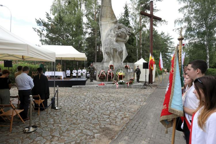 Uroczystości upamiętniające mieszkańców Białostocczyzny pomordowanych przez Niemców w latach 1941-1944. Fot. PAP/A. Reszko