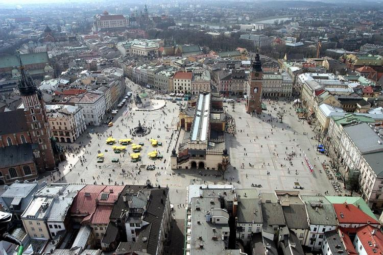 Rynek Główny w Krakowie. Fot. PAP/J. Bednarczyk