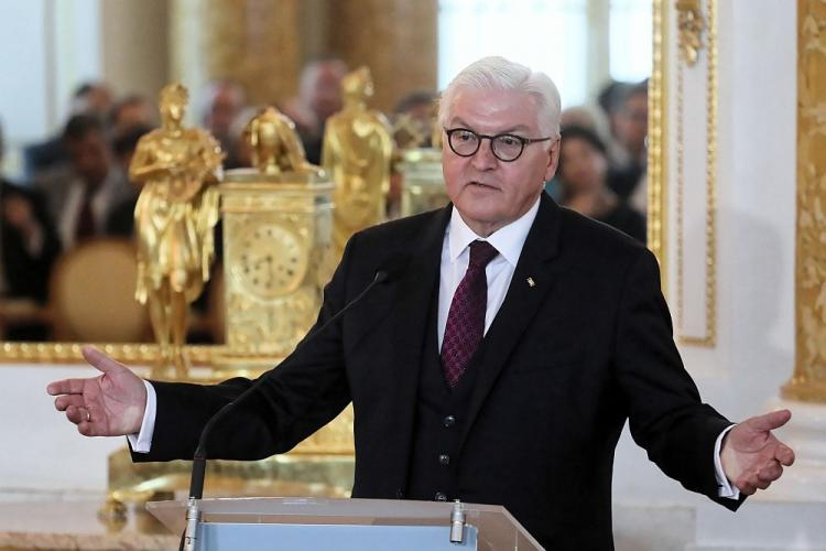 Prezydent Niemiec Frank-Walter Steinmeier podczas konferencji „Polska i Niemcy w Europie” z okazji 100-lecia Odzyskania Niepodległości zorganizowanej w Sali Wielkiej Zamku Królewskiego. Fot. PAP/P. Supernak