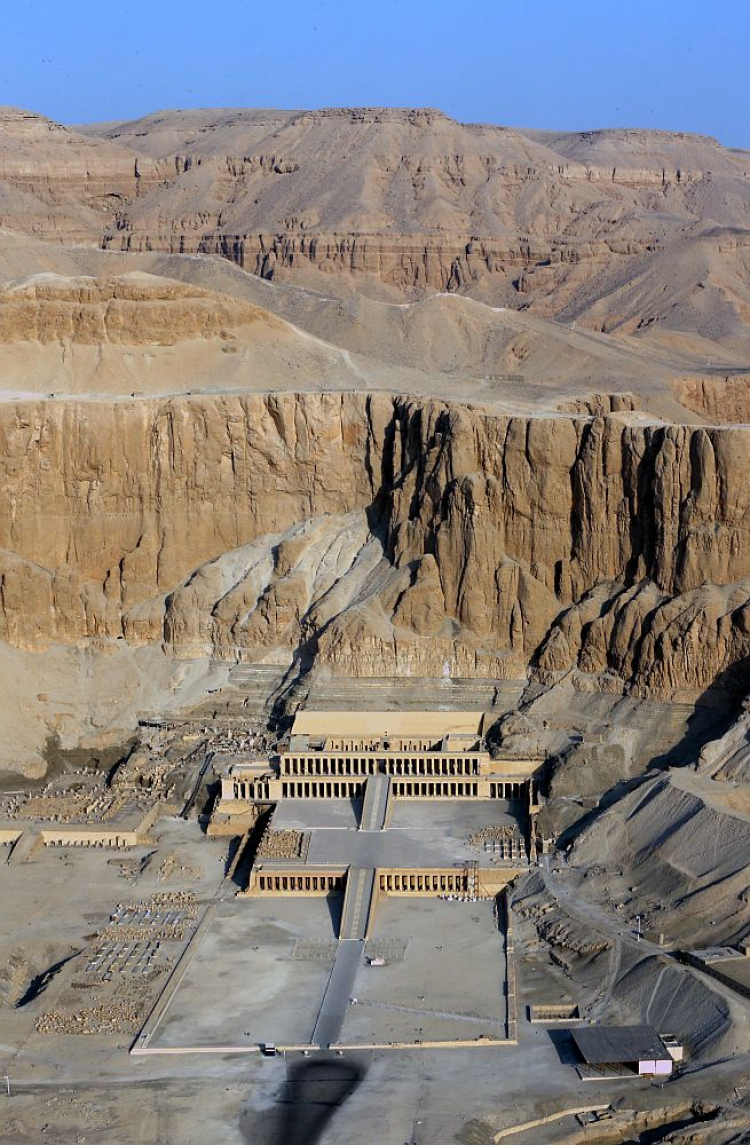 Świątynia Hatszepsut w Deir el-Bahari. Fot. PAP/EPA