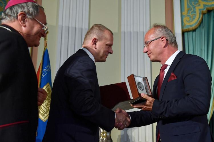  Jeden z laureatów, wiceprezes Instytutu Pamięci Narodowej dr. hab. Krzysztof Szwagrzyk (P) podczas gali wręczenia 71. nagrody im. Włodzimierza Pietrzaka, 22 bm. na Zamku Królewskim w Warszawie. Fot. PAP/M. Obara