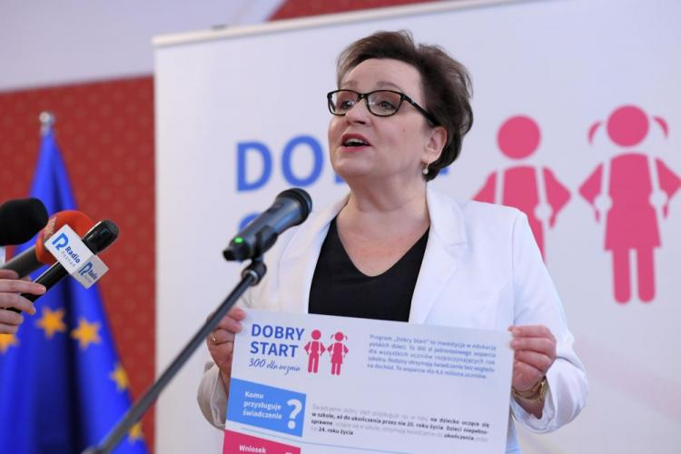 Minister edukacji narodowej Anna Zalewska podczas prezentacji rządowego programu "Dobry Start" w Poznaniu. Fot. PAP/J. Kaczmarczyk
