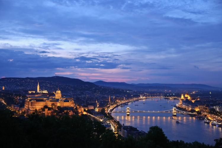 Budapeszt. Panorama miasta, widok z Góry Gellerta. Fot. PAP/R. Guz
