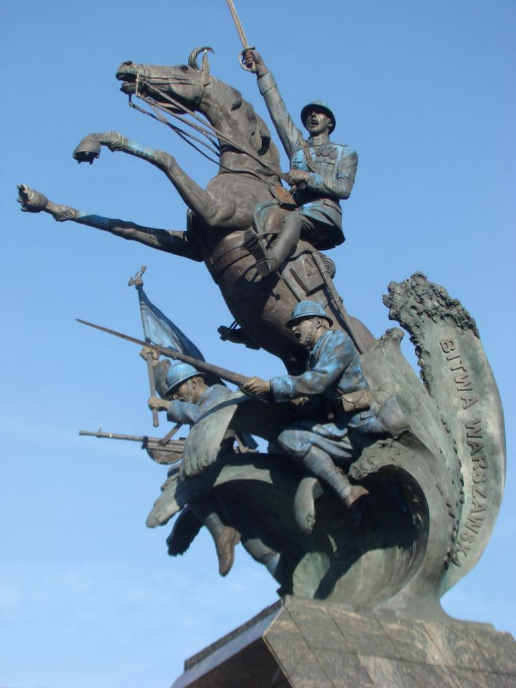 Pomnik czynu zbrojnego Polonii amerykańskiej autorstwa Andrzeja Pityńskiego. Źródło: Wikimedia Commons