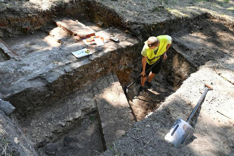 Prace archeologiczne prowadzone w okolicy Wisłoujścia. Gdańsk, 26.07.2018. Fot. PAP/A. Warżawa