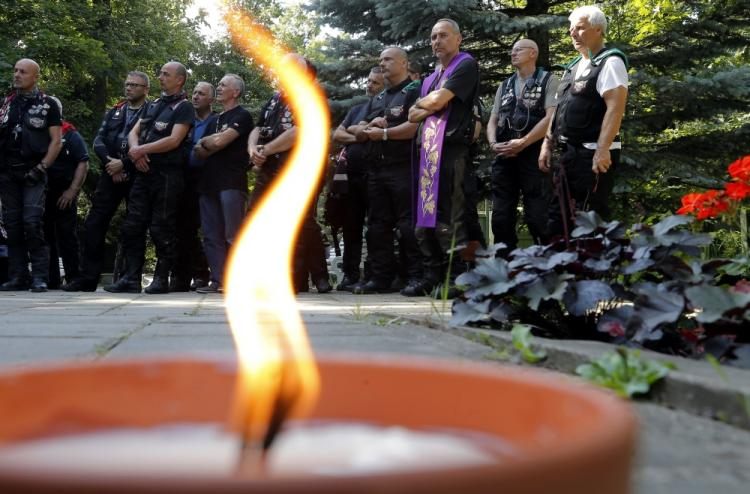 Butowo pod Moskwą, 19 08 2017 r. Uczestnicy XVII Międzynarodowego Rajdu Katyńskiego odwiedzają poligon strzelecki NKWD, miejsce nazywane Rosyjską Golgotą; od 1937 r. rozstrzelano tu ponad 20 tys. ludzi różnych narodowości, w tym ponad tysiąc Polaków. Fot. PAP/EPA/M. Shipenkov  