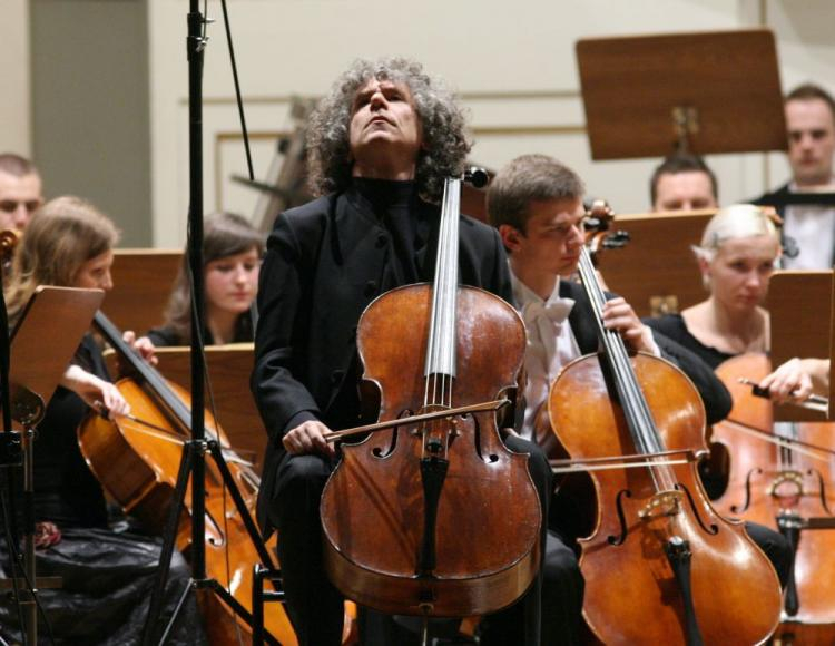 Steven Isserlis. Fot. PAP/J. Bednarczyk