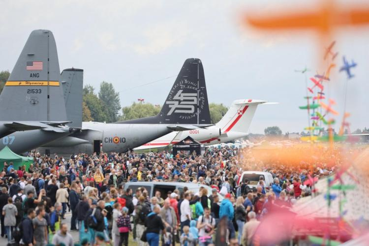 Międzynarodowe Pokazy Lotnicze Air Show w Radomiu. 25.08.2018. Fot. PAP/L. Szymański