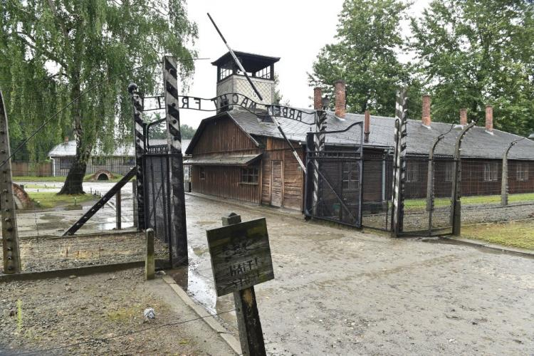 Teren b. niemieckiego obozu zagłady KL Auschwitz. Fot. PAP/J. Bednarczyk