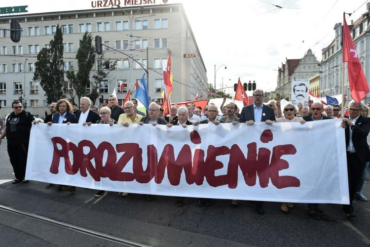 Marsz w Gdańsku w ramach obchodów 38. rocznicy Sierpnia '80 pod hasłem "Porozumienie". Fot. PAP/M. Gadomski