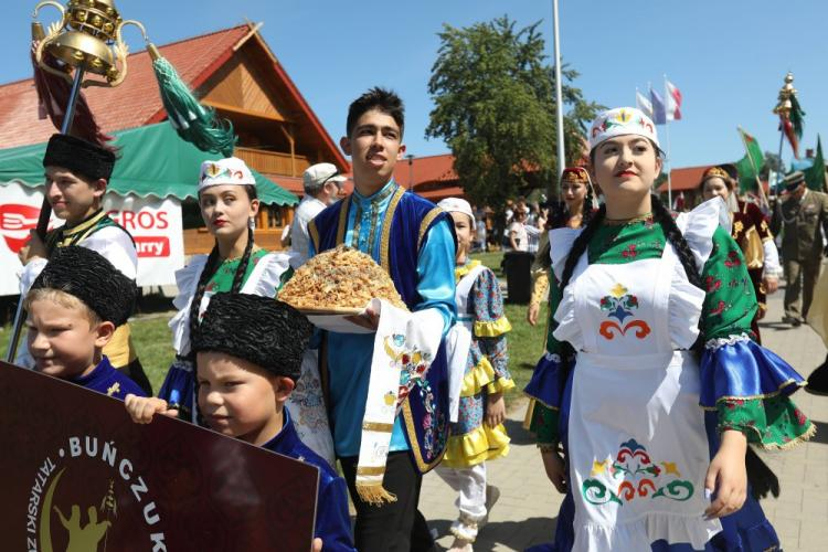 Festyn podczas obchodów tatarskiego święta Sabantuj w Kruszynianach. 04.08.2018. Fot. PAP/A. Reszko