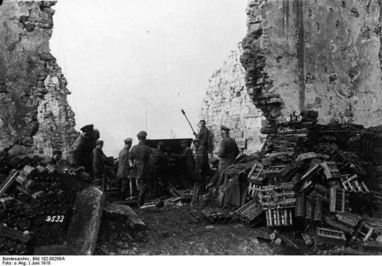 Niemieccy żołnierze podczas II bitwy nad Marną. Fot. Bundesarchiv. Źródło: Wikimedia Commons
