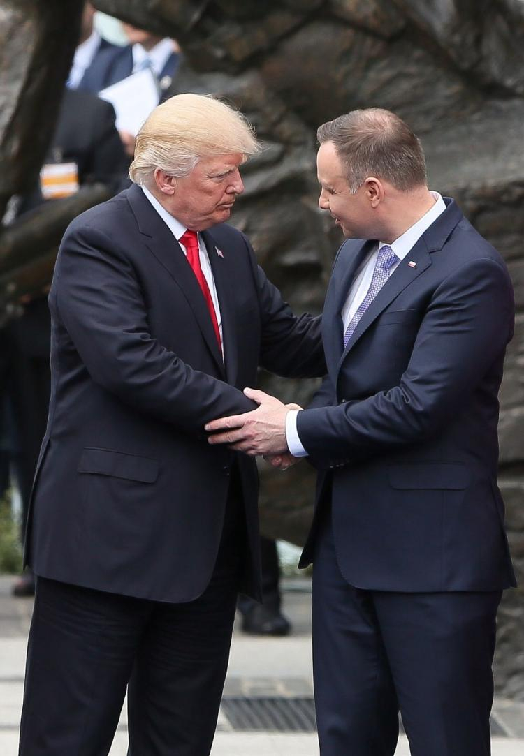 Warszawa, 06.07.2017. Prezydent Stanów Zjednoczonych Ameryki Donald Trump (L) i prezydent RP Andrzej Duda (P). Fot. PAP/P. Supernak 