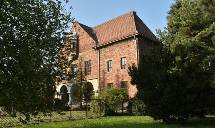 Budynek tzw. Starego Teatru, dawnego magazynu obozowego KL Auschwitz. Fot. PAP/J. Bednarczyk