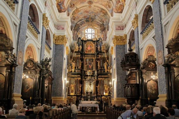 Uroczystości jubileuszowe z okazji 50. rocznicy koronacji obrazu Matki Bożej Jedności Chrześcijan w Sanktuarium Maryjnym w Świętej Lipce. Fot. PAP/T. Waszczuk