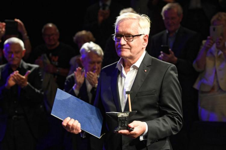 Aktor Andrzej Seweryn podczas uroczystego wręczenia mu honorowej nagrody Kowadła. Fot. PAP/J. Bednarczyk
