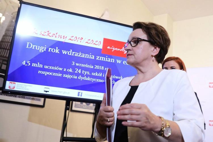 Minister edukacji Anna Zalewska podczas briefingu prasowego pt. "Nowy rok szkolny 2018/2019 – kolejny etap wprowadzania reformy edukacji" w siedzibie MEN. PAP/Tomasz Gzell