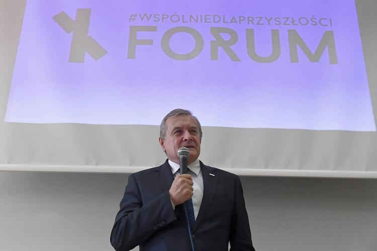 Wicepremier, minister kultury Piotr Gliński podczas wykładu w ramach IV Forum Organizacji Młodzieżowych "Wspólnie Dla Przyszłości" w Łodzi. Fot. PAP/G. Michałowski