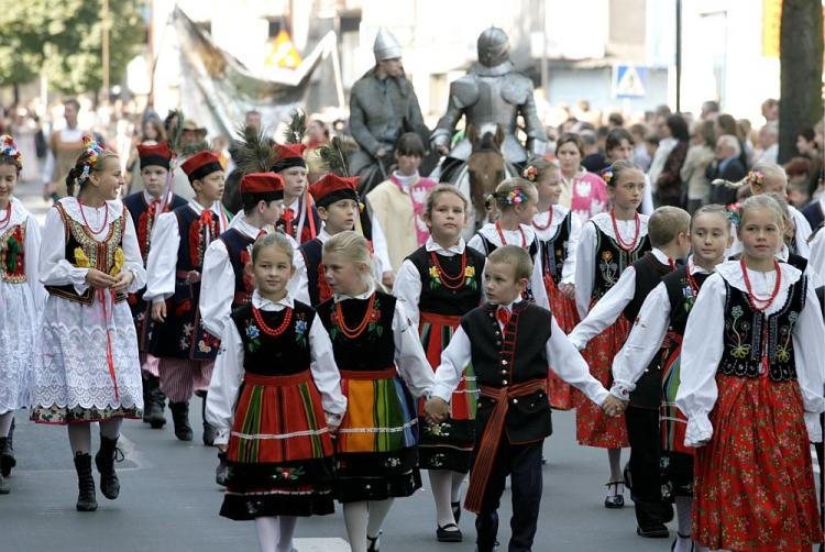 Gwarki - tradycyjny pochód historyczny ulicami Tarnowskich Gór w ramach corocznych. 2006 r. Fot. PAP/A. Grygiel