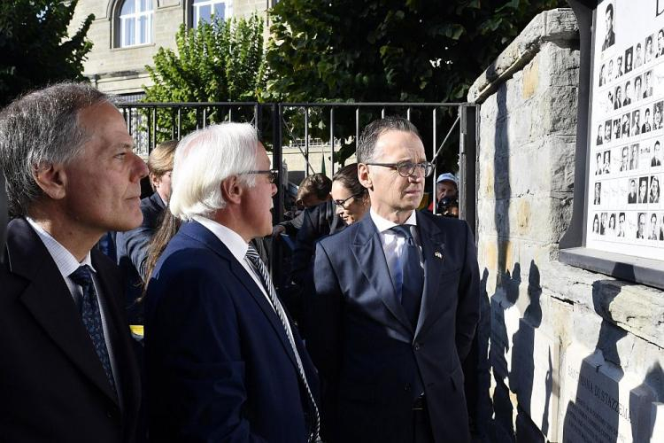 Szef włoskiej dyplomacji Enzo Moavero Milanesi (L) i szef MSZ Niemiec Heiko Maas (P). Marzabotto, 30.09.2018. Fot. PAP/EPA