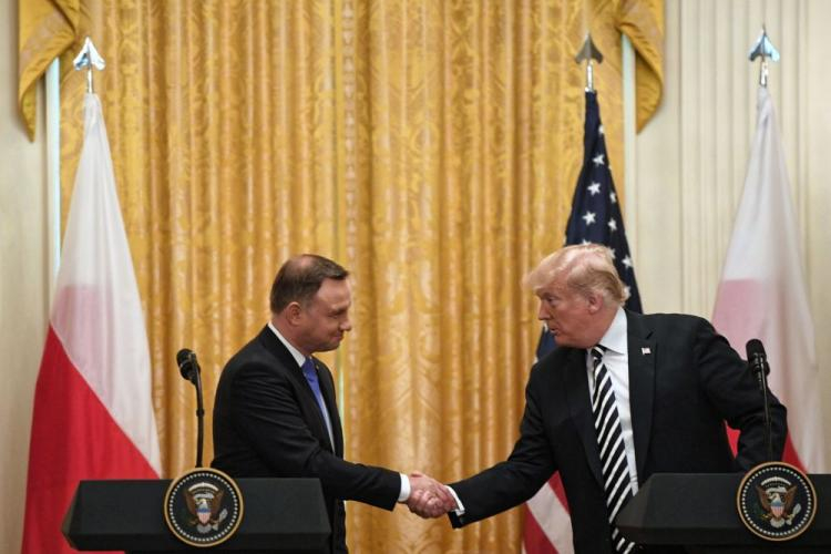 Waszyngton, Stany Zjednoczone Ameryki, 18.09.2018. Prezydent Stanów Zjednoczonych Ameryki Donald Trump (P) oraz prezydent RP Andrzej Duda (L) podczas konferencji prasowej po spotkaniu w Białym Domu. Fot. PAP/R. Pietruszka 
