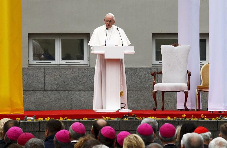 Papież Franciszek podczas ceremonii w Pałacu Prezydenckim w Wilnie. 22.09.2018. Fot. PAP/EPA