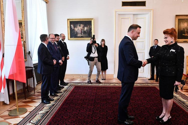 Ambasador Stanów Zjednoczonych Ameryki Georgette Paulsin Mosbacher (P) podczas uroczystości złożenia listów uwierzytelniających na ręce prezydenta RP Andrzeja Dudy. Fot. PAP/J. Turczyk