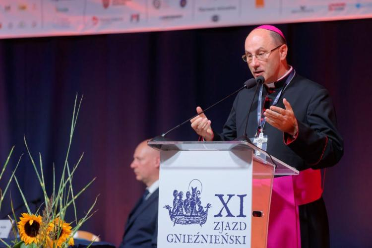 Prymas Polski abp Wojciech Polak podczas obrad plenarnych, XI Zjazdu Gnieźnieńskiego "Europa ludzi wolnych. Inspirująca moc chrześcijaństwa". Fot. PAP/J. Kaczmarczyk