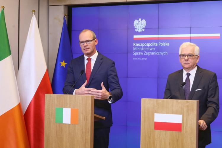 Warszawa, 03.10.2018. Minister spraw zagranicznych Jacek Czaputowicz (P) i minister spraw zagranicznych Irlandii Simon Coveney (L) podczas konferencji prasowej po spotkaniu. Fot. PAP/P. Supernak