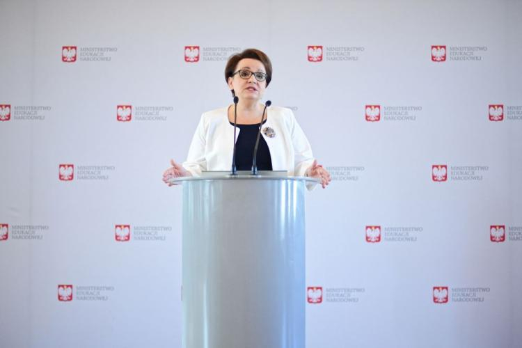 Anna Zalewska podczas uroczystości z okazji Dnia Edukacji Narodowej. Fot. PAP/J. Turczyk